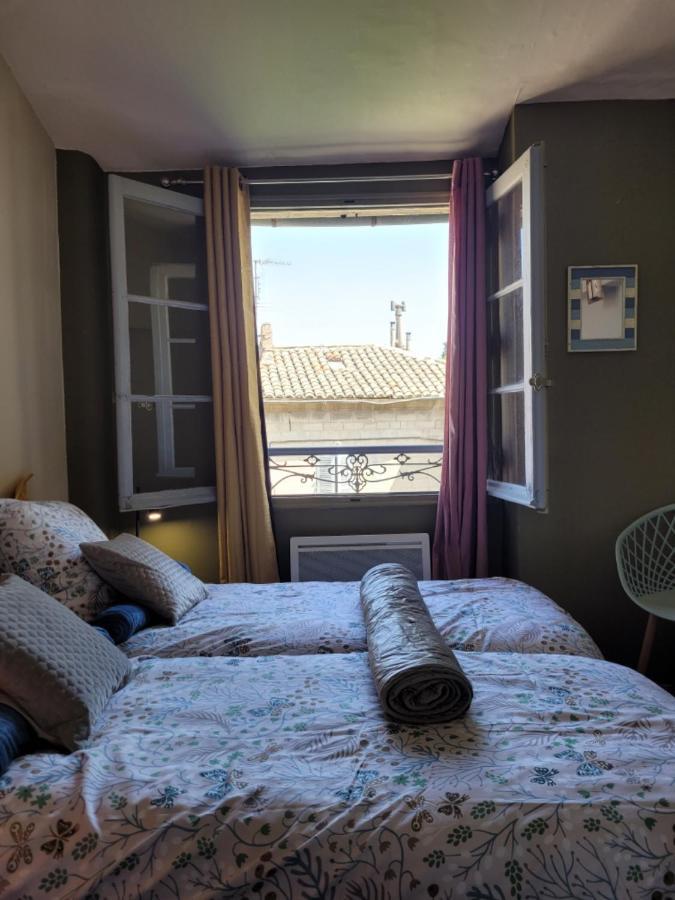 Appartamento Un Nid Sur Les Toits Face Au Palais Des Papes Avignone Esterno foto