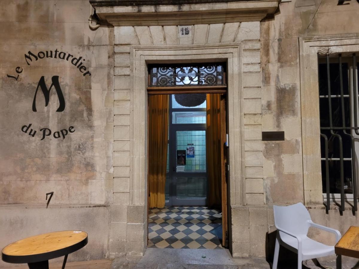 Appartamento Un Nid Sur Les Toits Face Au Palais Des Papes Avignone Esterno foto