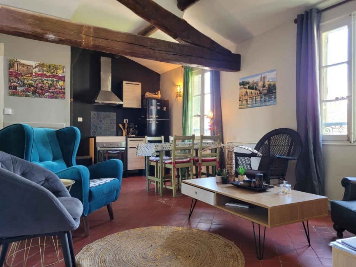 Appartamento Un Nid Sur Les Toits Face Au Palais Des Papes Avignone Esterno foto