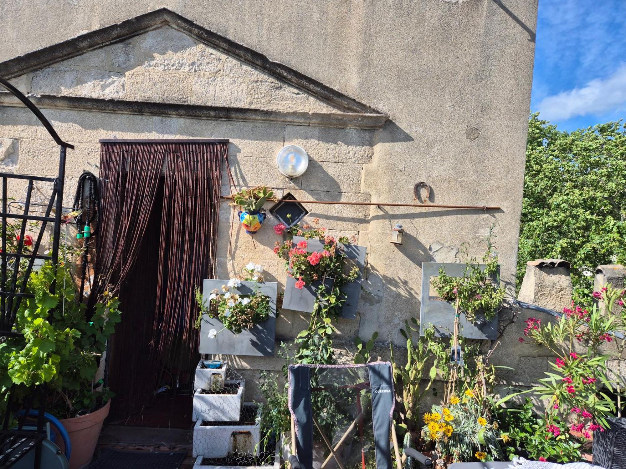 Appartamento Un Nid Sur Les Toits Face Au Palais Des Papes Avignone Esterno foto
