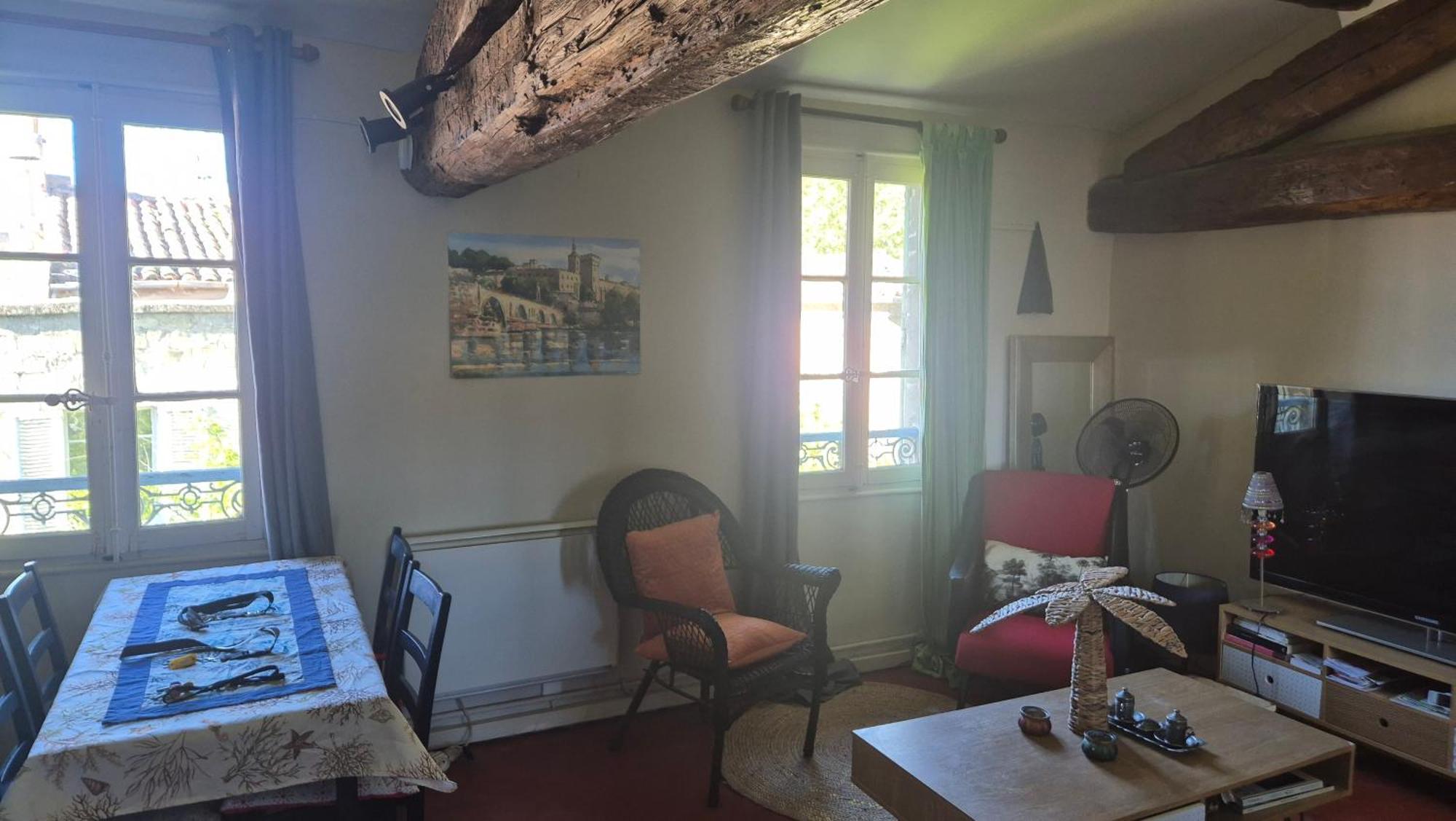 Appartamento Un Nid Sur Les Toits Face Au Palais Des Papes Avignone Esterno foto