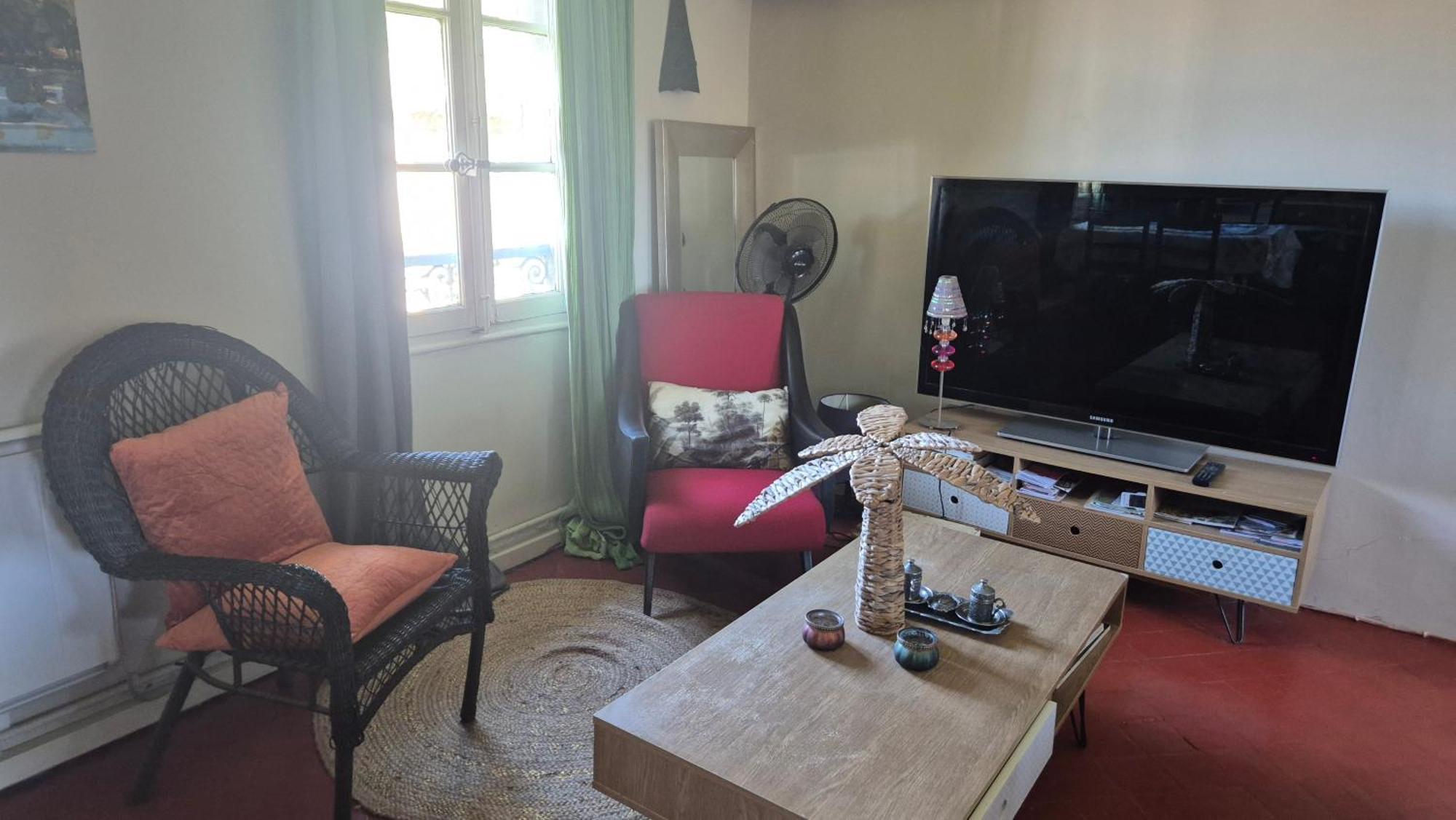 Appartamento Un Nid Sur Les Toits Face Au Palais Des Papes Avignone Esterno foto